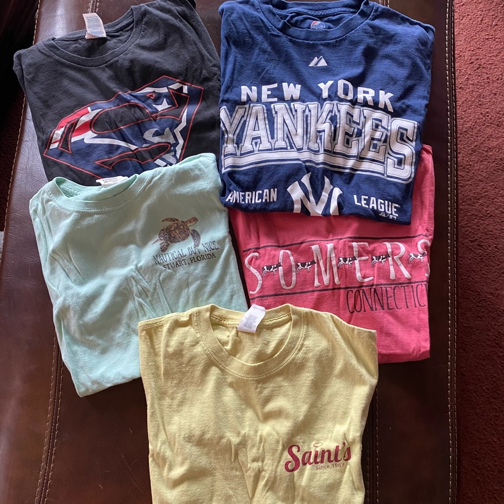 Random $5 t shirts (S/M)